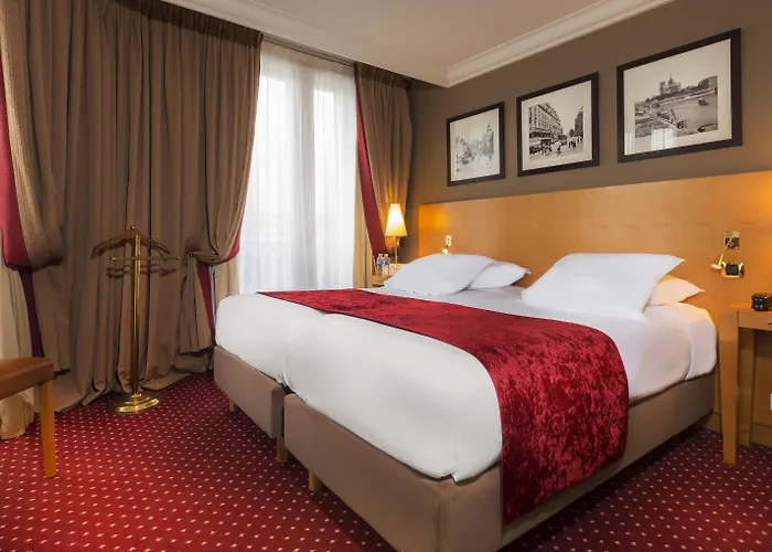 Отель Royal Saint Michel 4*